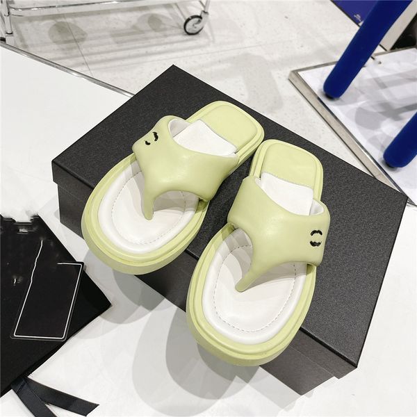 fashionable beach shoes 2023 channel luxurious design retro decoration men's and women's summer leather canvas rubber flat bottome
fashionable beach shoes 2023 channel luxurious design retro decoration men's and women's summer leather canvas rubber flat bottome
