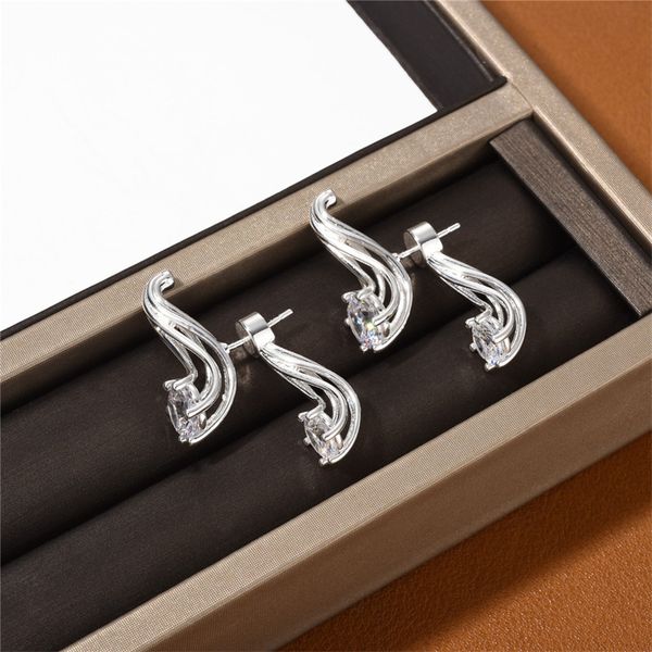 summer shiny zircon double layer line wrapping removable front rear earrings women french light luxury ins charm fashion jewelry, Golden;silver
summer shiny zircon double layer line wrapping removable front rear earrings women french light luxury ins charm fashion jewelry, Golden;silver