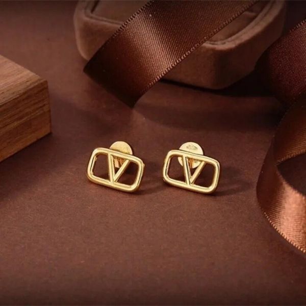 luxury designer drop pearl earrings gold dangle earring designer for woman fashion letter v mans stud earings girls ear studs weddings party, Silver
luxury designer drop pearl earrings gold dangle earring designer for woman fashion letter v mans stud earings girls ear studs weddings party, Silver