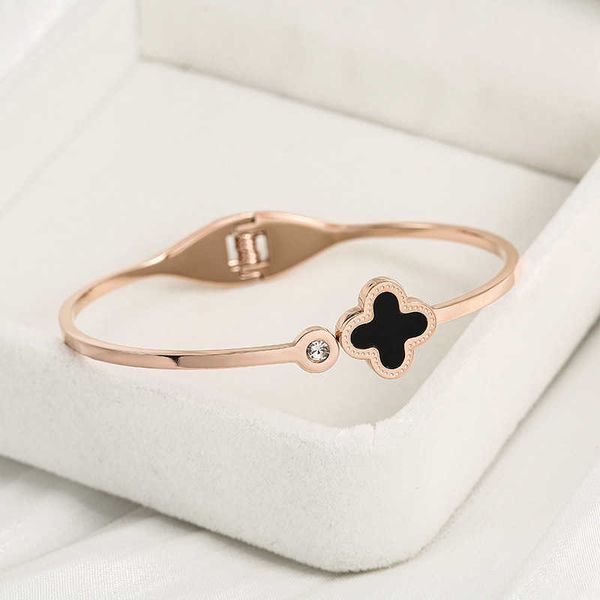 high version colorless simple four-leaf grass titanium steel bracelet female 18k rose gold card c exquisite frosted butterfly jewelryw72t, Black
high version colorless simple four-leaf grass titanium steel bracelet female 18k rose gold card c exquisite frosted butterfly jewelryw72t, Black