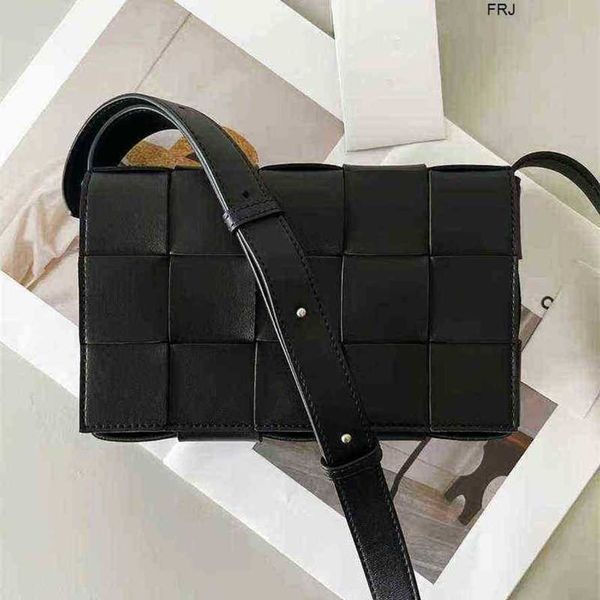 designer bottegas bags venetas cassettes k woven bag oil wax leather leisure womens one shoulder messenger magnetic buckle postmans small sq
designer bottegas bags venetas cassettes k woven bag oil wax leather leisure womens one shoulder messenger magnetic buckle postmans small sq