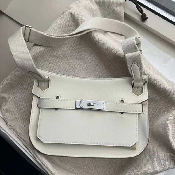 women leather bag jypsieres h erm mini lock buckle bag new layer cowhide one shoulder cross shoulder bag fashion versatile women's bag
women leather bag jypsieres h erm mini lock buckle bag new layer cowhide one shoulder cross shoulder bag fashion versatile women's bag