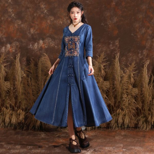2023 spring and summer new ethnic style embroidery dress niche design hand buckle denim dress 82580, Black;gray
2023 spring and summer new ethnic style embroidery dress niche design hand buckle denim dress 82580, Black;gray