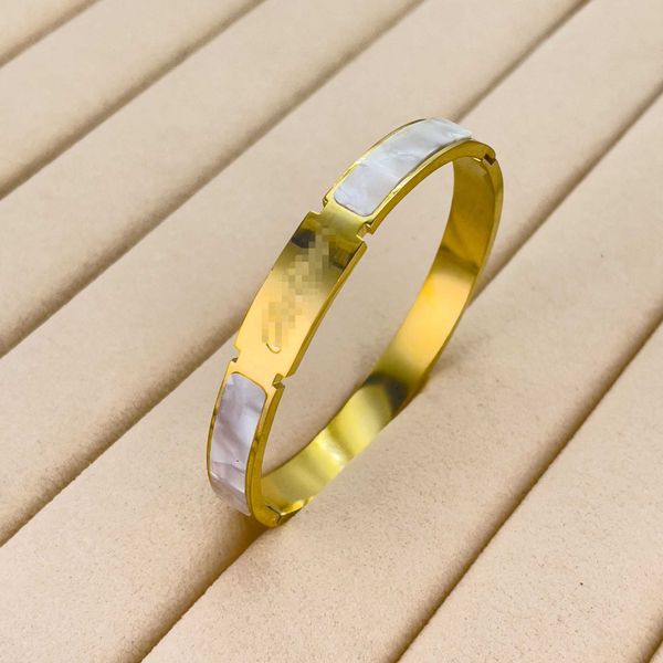 high-quality card fashion and atmosphere inlaid beimu engraved titanium steel bracelet non fading vacuum electroplated open, Black
high-quality card fashion and atmosphere inlaid beimu engraved titanium steel bracelet non fading vacuum electroplated open, Black
