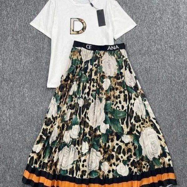 womens clothing designer set skirt 23ss new letter badge embroidery cotton t shirt suit summer round neck short sleeved long skirt sets two-, White
womens clothing designer set skirt 23ss new letter badge embroidery cotton t shirt suit summer round neck short sleeved long skirt sets two-, White