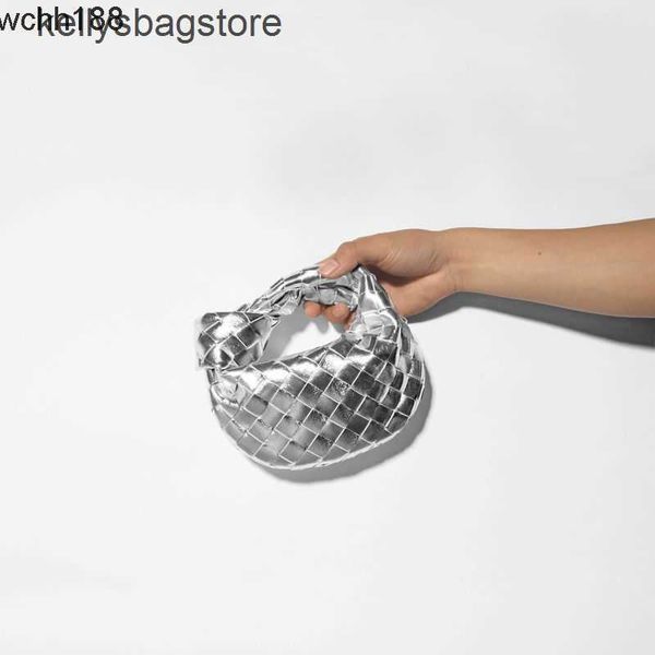 venetas 16cm leather bags designer cloud woven mini bottegas bag cute small knotted 2023 jodies wrist handbags jodie 8774
venetas 16cm leather bags designer cloud woven mini bottegas bag cute small knotted 2023 jodies wrist handbags jodie 8774