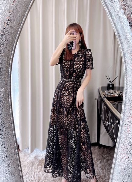 casual dresses s-elf-portrait black lace midi dress round neck a-line dress for women, Black;gray
casual dresses s-elf-portrait black lace midi dress round neck a-line dress for women, Black;gray