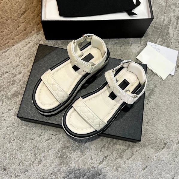 summer must-have one-line buckle all matching diamond plaid platform sandals casual comfort, designer factory shoelace, Black
summer must-have one-line buckle all matching diamond plaid platform sandals casual comfort, designer factory shoelace, Black