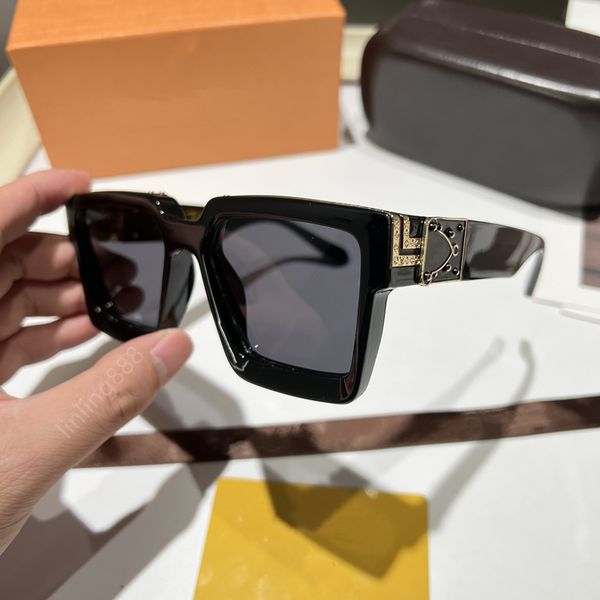 fashion designer luxury sunglasses for men and women square full frame vintage shiny gold good sell plated come with case - new in box, White;black
fashion designer luxury sunglasses for men and women square full frame vintage shiny gold good sell plated come with case - new in box, White;black
