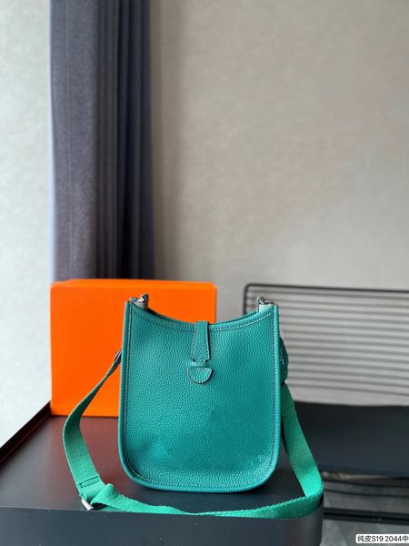 women's lychee print soft leather shoulder messenger new shoulder bag women's shopping bag, designer handbag hemes evelyn bag tote
women's lychee print soft leather shoulder messenger new shoulder bag women's shopping bag, designer handbag hemes evelyn bag tote