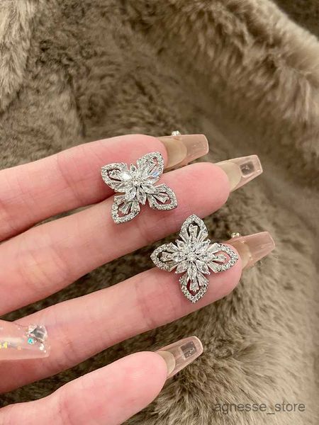 stud luxury designers letters stud clip simple retro famous women tassel earring wedding jewerlry r230616, Golden;silver
stud luxury designers letters stud clip simple retro famous women tassel earring wedding jewerlry r230616, Golden;silver