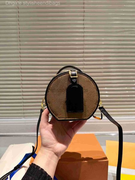 shoulder mt women monograms souple petite boite chapeau bag luxuries designers embossing luxury bag handbag crossbody lady circular pack bag
shoulder mt women monograms souple petite boite chapeau bag luxuries designers embossing luxury bag handbag crossbody lady circular pack bag