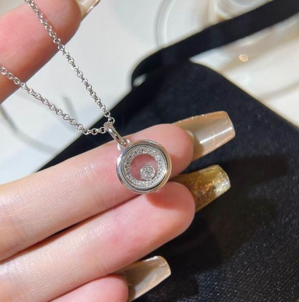 2023 lovely cute pendant necklaces long silver thin stainless steel chain diamonds shinny crystal ring designer women necklace with dust bag
2023 lovely cute pendant necklaces long silver thin stainless steel chain diamonds shinny crystal ring designer women necklace with dust bag