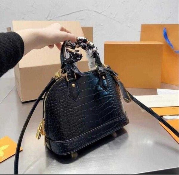 designer laides bag luxury alma bb stripes zig zag leather shoulder bags louiseits womens messenger retiro shell lock viutonits crossbody ba
designer laides bag luxury alma bb stripes zig zag leather shoulder bags louiseits womens messenger retiro shell lock viutonits crossbody ba