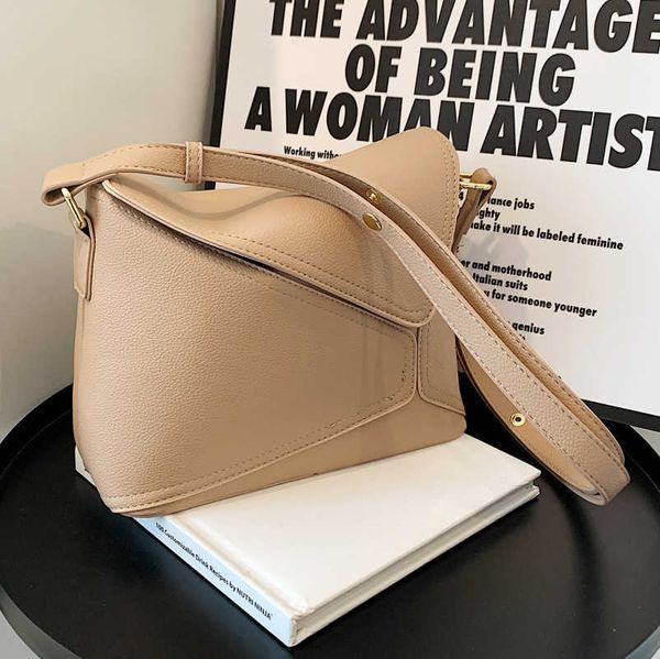 

Bags Dinner bags Large capacity bag women's wild 2022 new fashion casual Single Shoulder Messenger Bag texture splicing Bucket, Black8