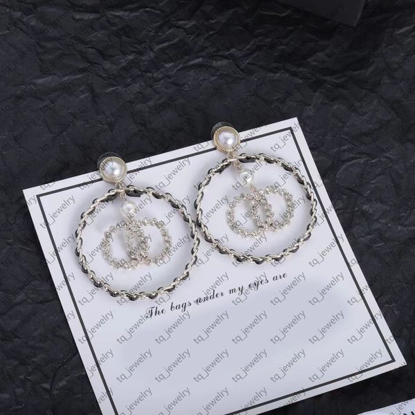 white gold stainless steel luxury hoop earrings . european and american simple fashion designer earrings for women. celebrity jewelry for wo, Golden;silver
white gold stainless steel luxury hoop earrings . european and american simple fashion designer earrings for women. celebrity jewelry for wo, Golden;silver