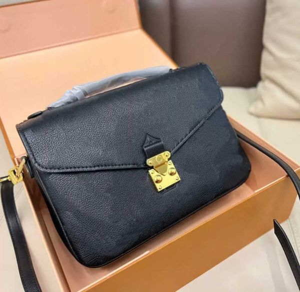 shoulder bags luxurys designers bag embossing flower pochette women handbag messenger bags genuine leather metis elegant womens crossbody ba
shoulder bags luxurys designers bag embossing flower pochette women handbag messenger bags genuine leather metis elegant womens crossbody ba