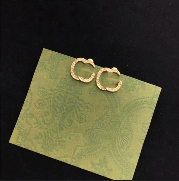 designer earring letter v logo stud earing luxury women fashion hoop jewelry metal earring fsdgdgb, Golden;silver
designer earring letter v logo stud earing luxury women fashion hoop jewelry metal earring fsdgdgb, Golden;silver