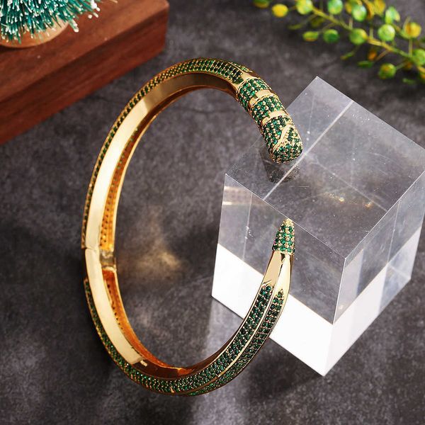 designer fashion copper micro-set zircon pencil plated 18k gold bracelet card jewelry, Black
designer fashion copper micro-set zircon pencil plated 18k gold bracelet card jewelry, Black