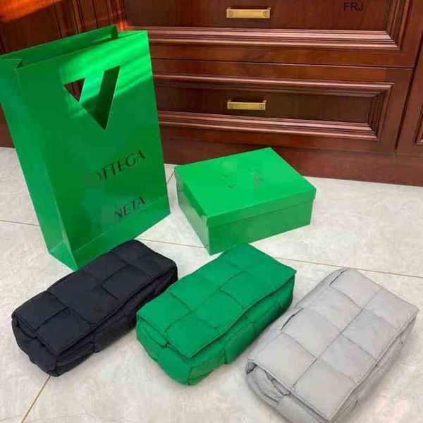 designer bottegas bags venetas cassettes 2023 net red same nylon woven bag new super fire small c sister sponge postman messenger green have
designer bottegas bags venetas cassettes 2023 net red same nylon woven bag new super fire small c sister sponge postman messenger green have