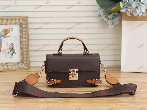 women luxury tote bag messenger wallets fashion shoulder bag totes designer handbag baguette bag classic cosmetic bags
women luxury tote bag messenger wallets fashion shoulder bag totes designer handbag baguette bag classic cosmetic bags