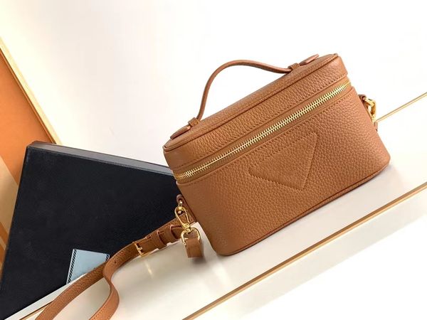 fashion women cosmetic bag designers excellent imported deerskin grain handbags organizador adjustable shoulder straps can hand again
fashion women cosmetic bag designers excellent imported deerskin grain handbags organizador adjustable shoulder straps can hand again