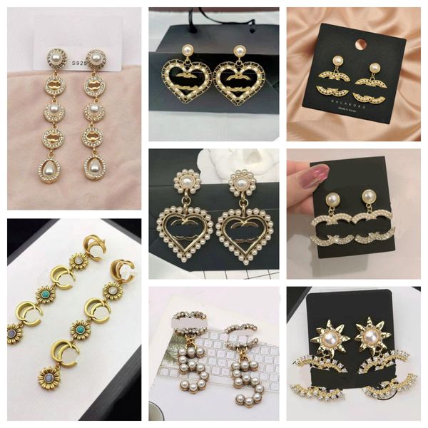 classic designer earrings letters stud eardrop round geometric famous women crystal rhinestone crystal pearl party gift 20 style, Golden;silver
classic designer earrings letters stud eardrop round geometric famous women crystal rhinestone crystal pearl party gift 20 style, Golden;silver