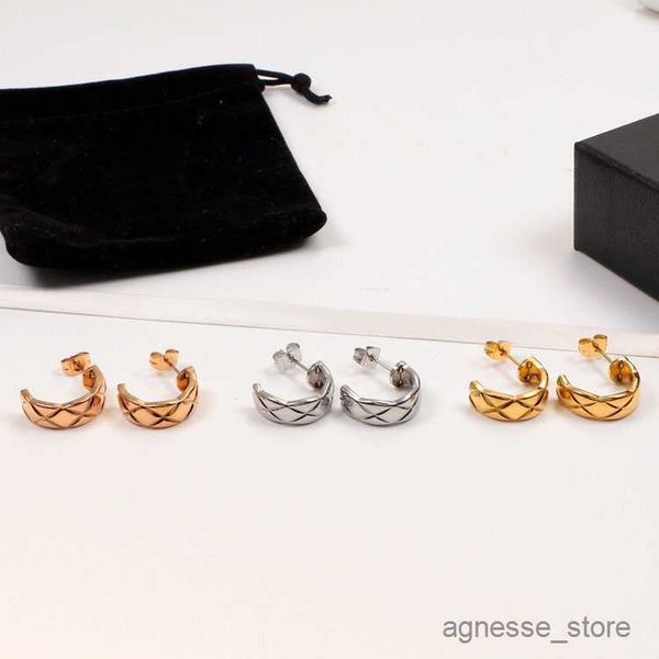 stud luxury women fashion check stud classic size lozenge couple gifts designer jewelry engagement earrings r230616, Golden;silver
stud luxury women fashion check stud classic size lozenge couple gifts designer jewelry engagement earrings r230616, Golden;silver