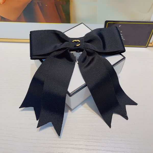 luxury designer hair clip bow headbands women channel headwear c logo fashion hairpin ccity accessories gifts ax27c
luxury designer hair clip bow headbands women channel headwear c logo fashion hairpin ccity accessories gifts ax27c