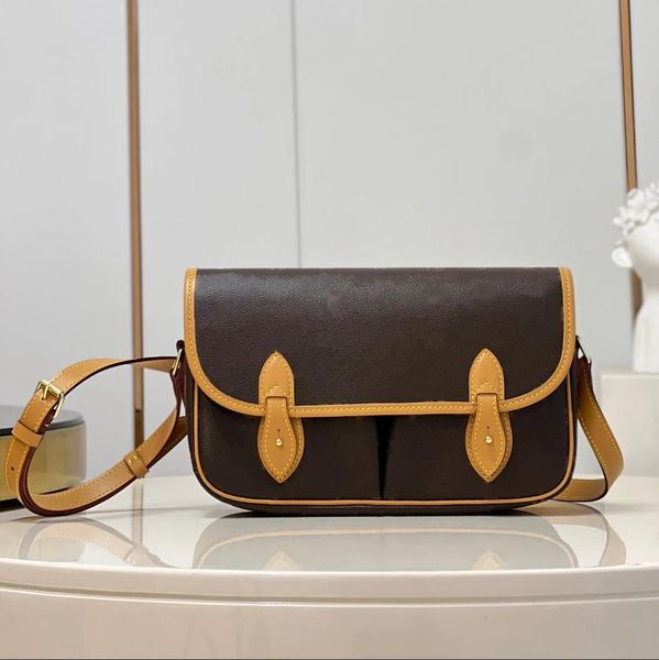 luxury vintage cambridge double buckle messenger bag designer 28cm classic flap shoulder bag crossbody calfskin bags satchel handbag m42247
luxury vintage cambridge double buckle messenger bag designer 28cm classic flap shoulder bag crossbody calfskin bags satchel handbag m42247