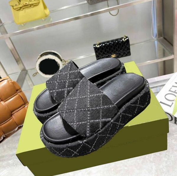 2023 new designer womens sandals mens slippers slide flip flops luxury flat thick bottom embroidery printed jelly rubber shoes high heel boo, Black
2023 new designer womens sandals mens slippers slide flip flops luxury flat thick bottom embroidery printed jelly rubber shoes high heel boo, Black
