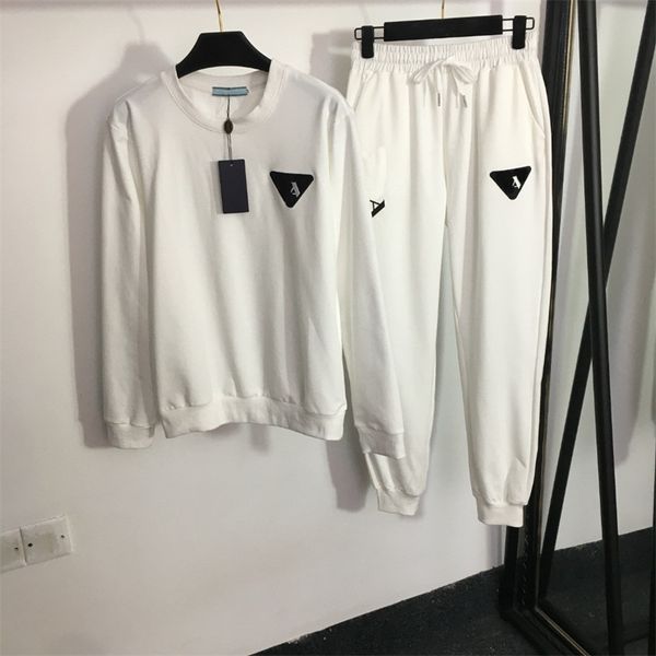 new women two piece pants sports suit triangular label embroidered letter sportswear tracksuits round neck long sleeve elastic waist sports, White
new women two piece pants sports suit triangular label embroidered letter sportswear tracksuits round neck long sleeve elastic waist sports, White