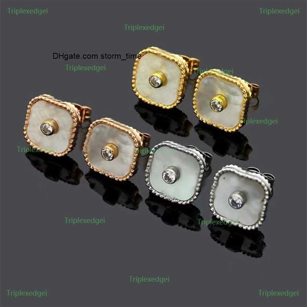 new crystal 2023 stud fashion diamond earring for women classic natural shell four leaf clover earring designer jewelry, Golden;silver
new crystal 2023 stud fashion diamond earring for women classic natural shell four leaf clover earring designer jewelry, Golden;silver