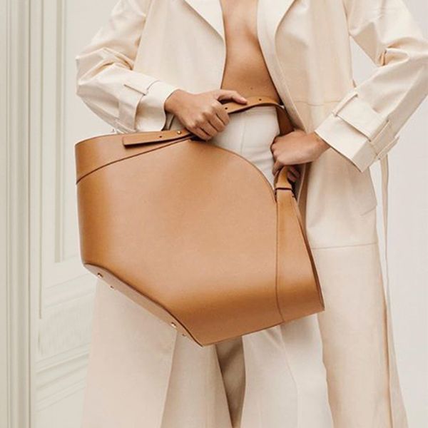 new arrivals 2023 women handbag fashion show casual totes design shoulder bag crossbody bags handbags purse genuine leather good quality thr
new arrivals 2023 women handbag fashion show casual totes design shoulder bag crossbody bags handbags purse genuine leather good quality thr