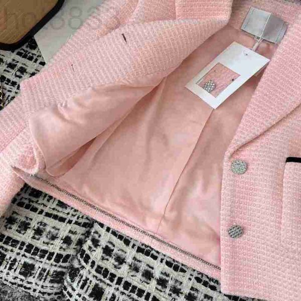 women's jackets designer new 2023 brand jacket ootd fashion high-end autumn winter classic chains tweed coat leisure spring coats cardi, Black;brown
women's jackets designer new 2023 brand jacket ootd fashion high-end autumn winter classic chains tweed coat leisure spring coats cardi, Black;brown