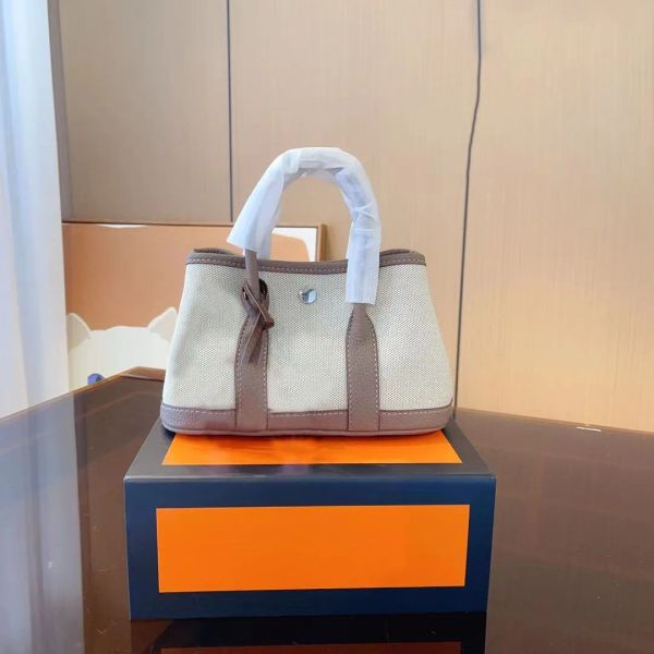 2023 designers bag garden totes bags luxury brand purse women tote handbags real leather bags lady plaid purses crossbody shoulder handbag
2023 designers bag garden totes bags luxury brand purse women tote handbags real leather bags lady plaid purses crossbody shoulder handbag