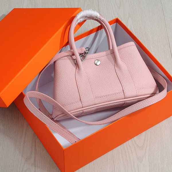 2023 women's stylish crowd handheld cross body bag mini new fashion genuine leather bag
2023 women's stylish crowd handheld cross body bag mini new fashion genuine leather bag