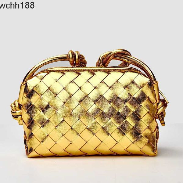 square autumn women's 2023 girl bottegas loop bag winter knitted leather venetas crossbody small designer bags versatile soft leather s
square autumn women's 2023 girl bottegas loop bag winter knitted leather venetas crossbody small designer bags versatile soft leather s