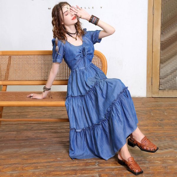 experience vintage vacation vibes with our 2023 summer two-piece denim dress - a pleated and tempered silk mid-length skirt, featuring a lac, Black;gray
experience vintage vacation vibes with our 2023 summer two-piece denim dress - a pleated and tempered silk mid-length skirt, featuring a lac, Black;gray