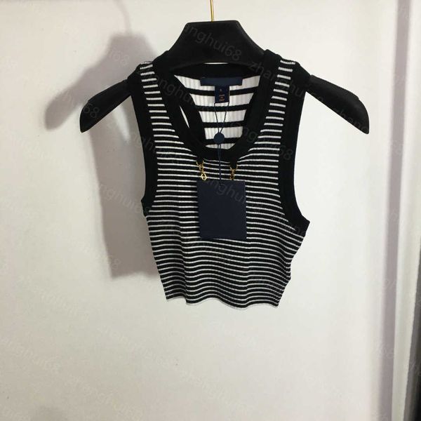23ss womens designer clothing womens knits chain trim crew-neck matching color striped slim-fit knit i-line sports vest womens clothes, White
23ss womens designer clothing womens knits chain trim crew-neck matching color striped slim-fit knit i-line sports vest womens clothes, White