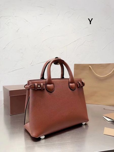 original 5a quality large women's tote bag shopping bag tote shoulder bag fashion grain leather large capacity cowhide leather detachab
original 5a quality large women's tote bag shopping bag tote shoulder bag fashion grain leather large capacity cowhide leather detachab
