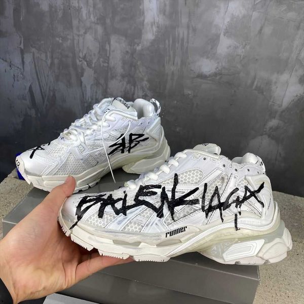 paris seven generation dad's shoes runner 7.0 network red couple shoes graffiti made old tall men's and women's sports shoes, Black
paris seven generation dad's shoes runner 7.0 network red couple shoes graffiti made old tall men's and women's sports shoes, Black