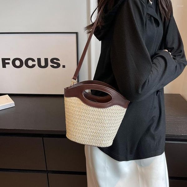shoulder bags pu splice grass woven cross body bag summer bohemian women beach handheld bucket straw hand tote
shoulder bags pu splice grass woven cross body bag summer bohemian women beach handheld bucket straw hand tote