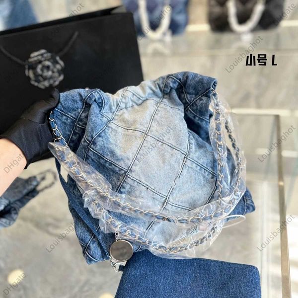 denim bag embroidered chain bag korean high-end size large 36.36cm. small size 31.30cm
denim bag embroidered chain bag korean high-end size large 36.36cm. small size 31.30cm
