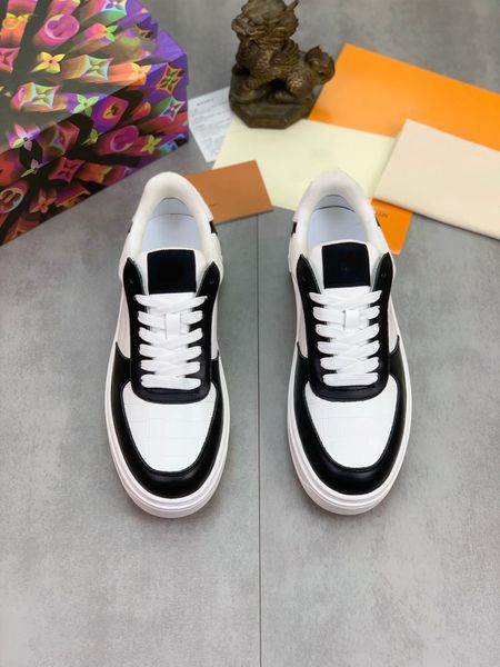 2023 mens womens luxury designer sneakers white suede leather hua cutout blue red white black green gray brown casual straps original box 35
2023 mens womens luxury designer sneakers white suede leather hua cutout blue red white black green gray brown casual straps original box 35