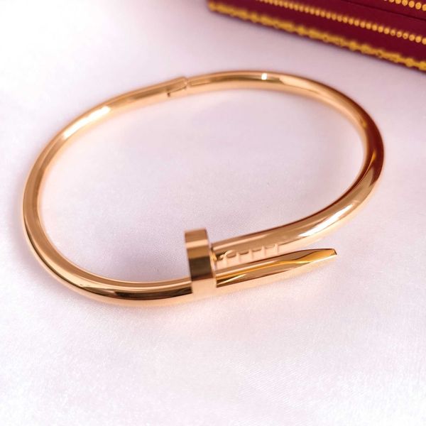 high-quality 18k rose gold natural card nail titanium steel bracelet ladies light luxury non-fading opena9o5, Black
high-quality 18k rose gold natural card nail titanium steel bracelet ladies light luxury non-fading opena9o5, Black