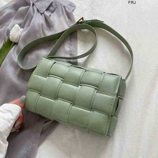 bottegas bags venetas cassettes woven small square womens pillow 2023 new fashion qiwei same style net red tofu single shoulder messenger 2n
bottegas bags venetas cassettes woven small square womens pillow 2023 new fashion qiwei same style net red tofu single shoulder messenger 2n