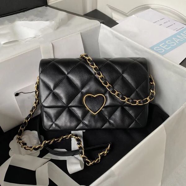 2023 new fashion designer mini flap bag 5a lambskin women shoulder bags luxury gold metal two sizes fashion dress party wedding crossbody pu
2023 new fashion designer mini flap bag 5a lambskin women shoulder bags luxury gold metal two sizes fashion dress party wedding crossbody pu