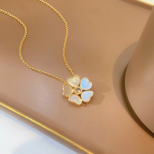 2023 lovely cute pendant necklaces long gold thin stainless steel chain silver five shinny crystal hearts designer women necklace with dust
2023 lovely cute pendant necklaces long gold thin stainless steel chain silver five shinny crystal hearts designer women necklace with dust