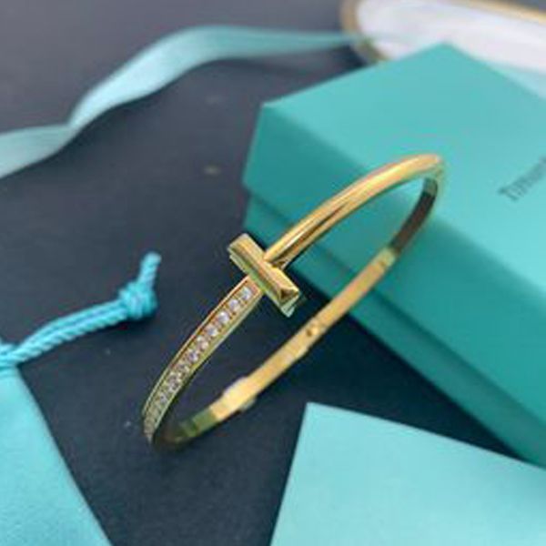 designer full diamond bracelet with rose gold t chain t1 gold plated 18k bracelet luxury jewellery, White
designer full diamond bracelet with rose gold t chain t1 gold plated 18k bracelet luxury jewellery, White